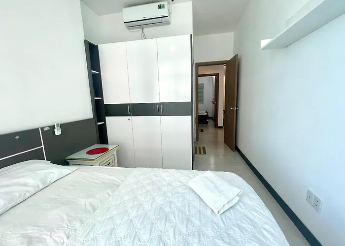Beachfront Hon Chong Nha Trang Apartment